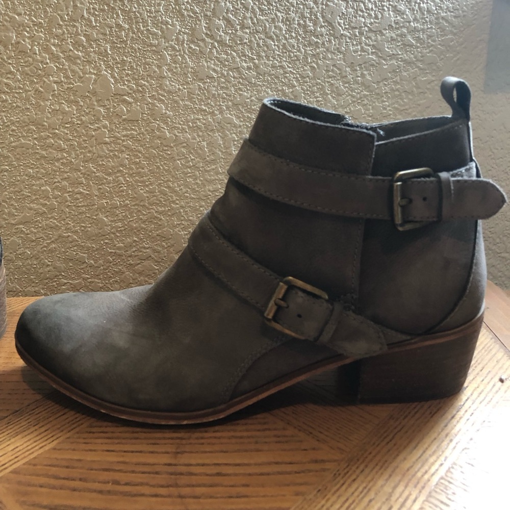 Ankle booties